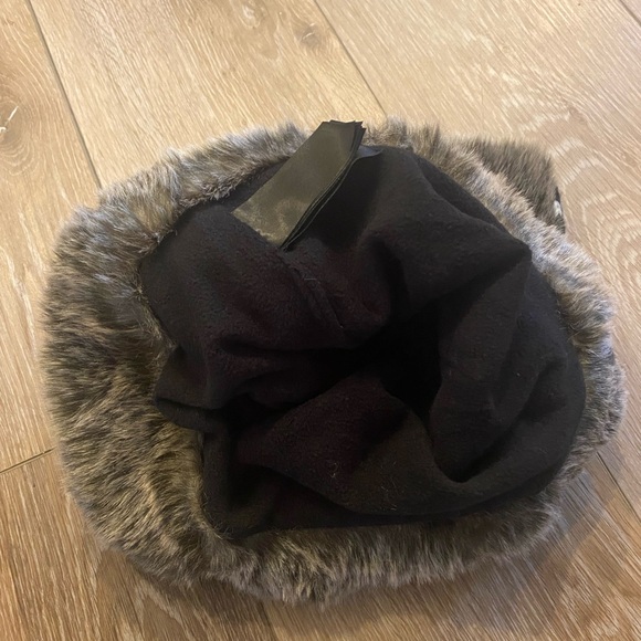 Women’s Trapper Hat Faux Fur Black & White One size H & M NWT! - Picture 5 of 5